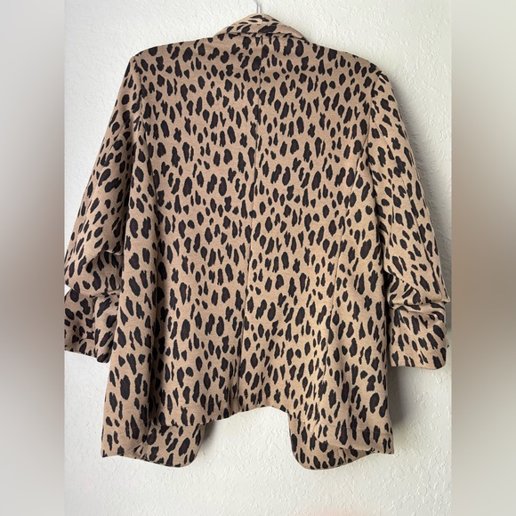 Eesome Animal Print Jacket - Tan and Black - Women’s size s - Picture 6 of 11